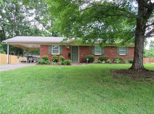 326 Ridgecrest Dr, King, NC 27021