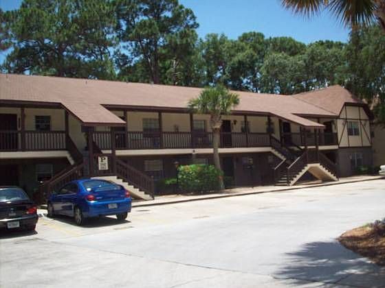 1st image of 3095 Sir Hamilton Cir