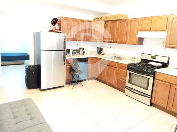 3rd image of 720 6th Ave #1