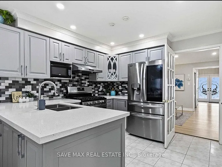 18 Salonica Rd #UPPER — Photo 7