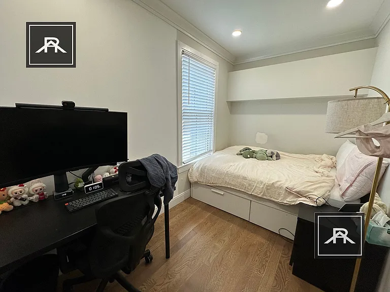 155 Foster St #2F — Photo 11