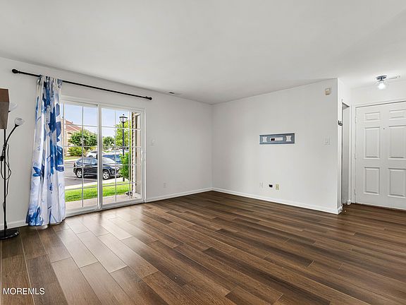 5th image of 2101A Sedgefield Drive #2101