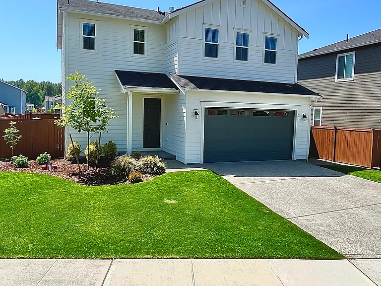 573 McCauley Ave — Photo 1