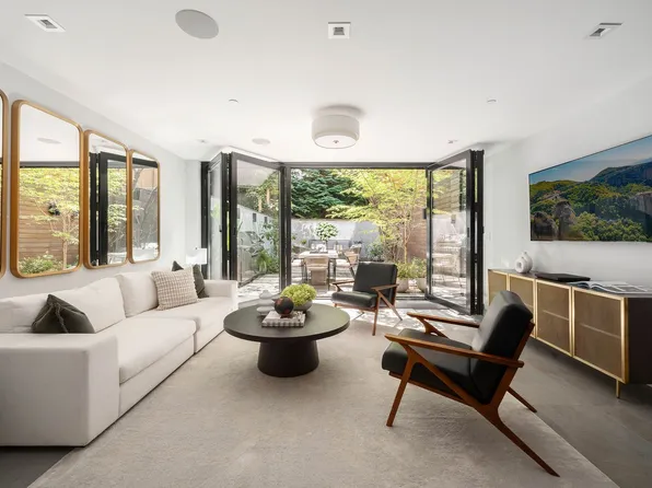 520 East 89th Street image 2 of 39