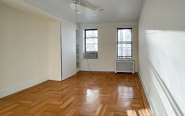 Rented by Kahen Properties | media 30