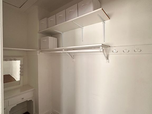 5th image of 435 1/2 N Spaulding Ave #435-1/2