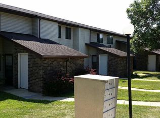 202 N Limits Rd APT 6, Elroy, WI 53929