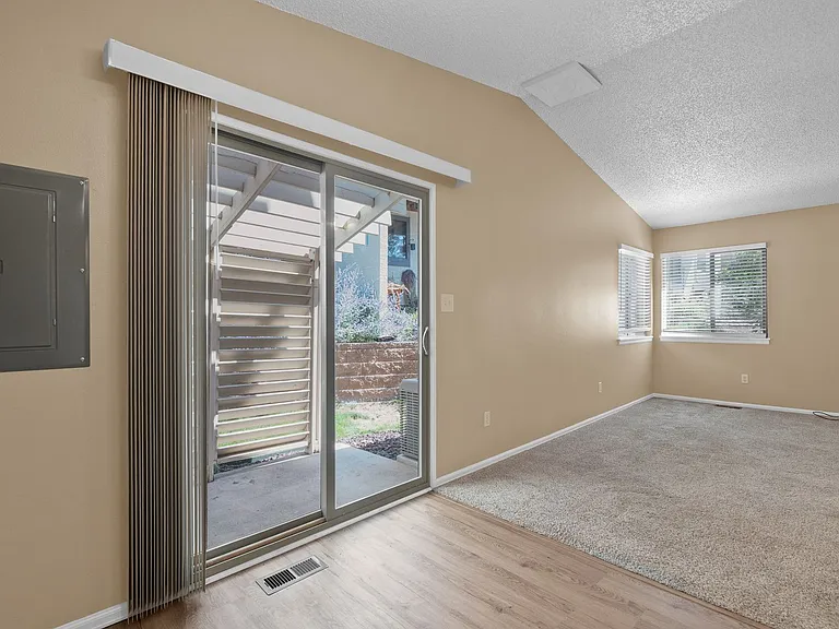 4618 Excalibur Ct — Photo 20