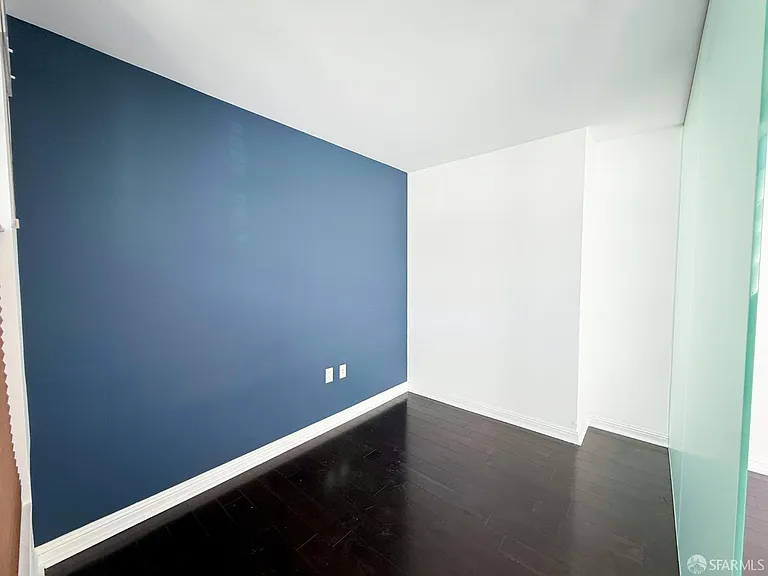 555 4th St #101 — Photo 6