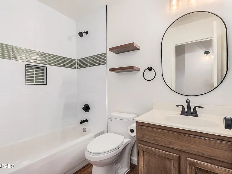 1028 W Butler Ct — Photo 23