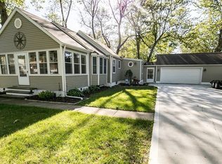 610 Oakwood Ave, Sheffield Lake, OH 44054