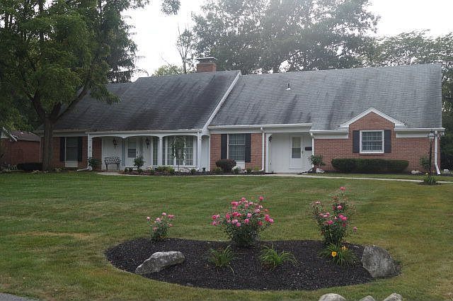 1st image of 855 Laura Dr