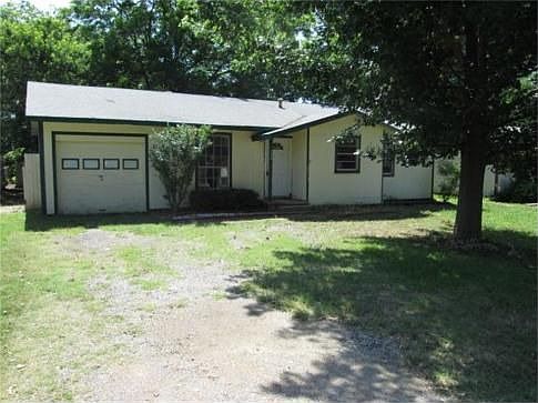 1st image of 502 Lois St
