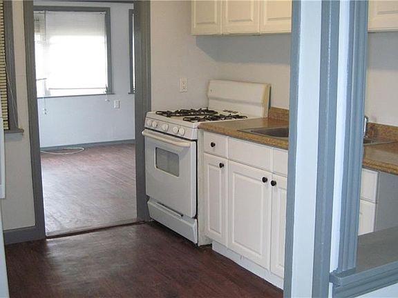 3rd image of 1178 NE Olive St