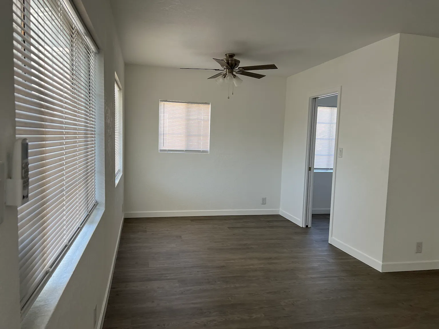 Bonanza St, Arleta — Photo 4