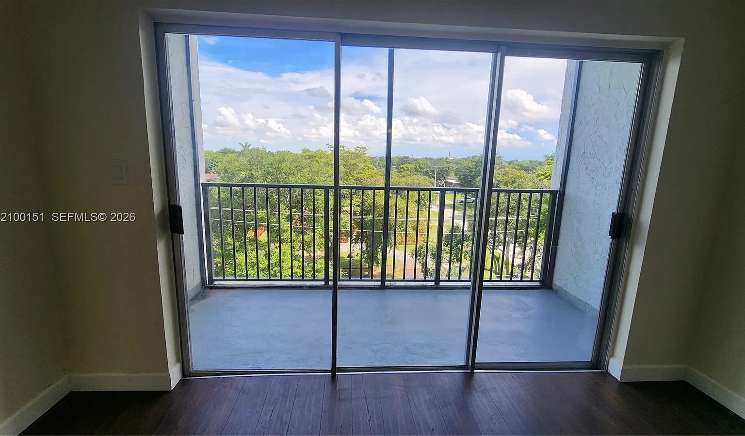 Village Square Condo — Photo 2