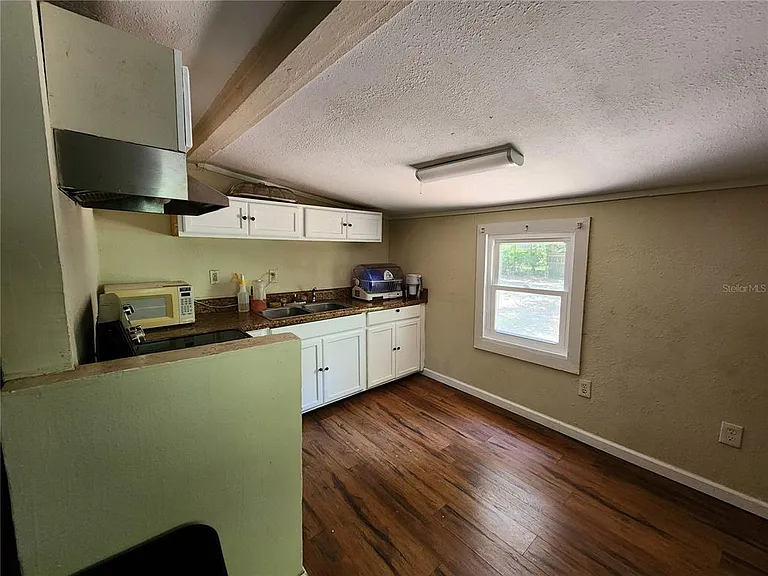 1623 SE 3rd Ave — Photo 10