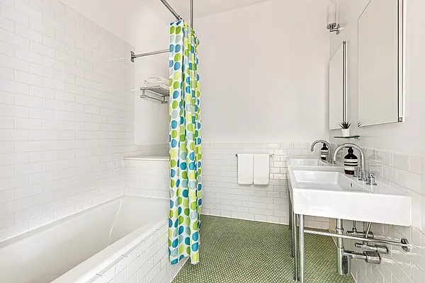 Sold by Compass | media 7