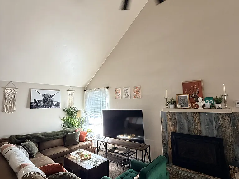 734 N Grand St #C-5 — Photo 2