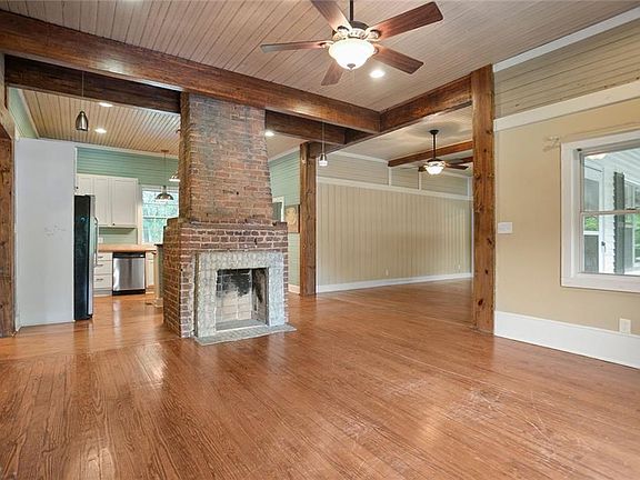 2nd image of 1830 Lost Mountain Rd