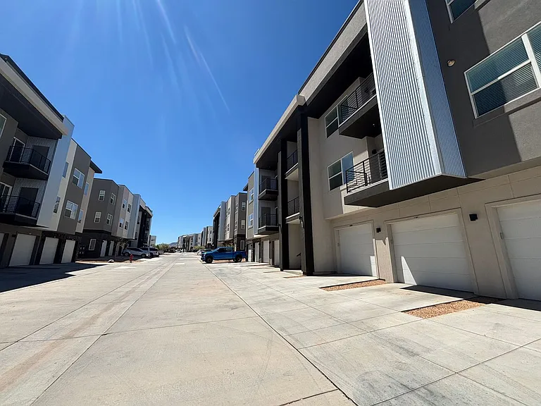 5801 S Garnet Dr #1201 — Photo 26