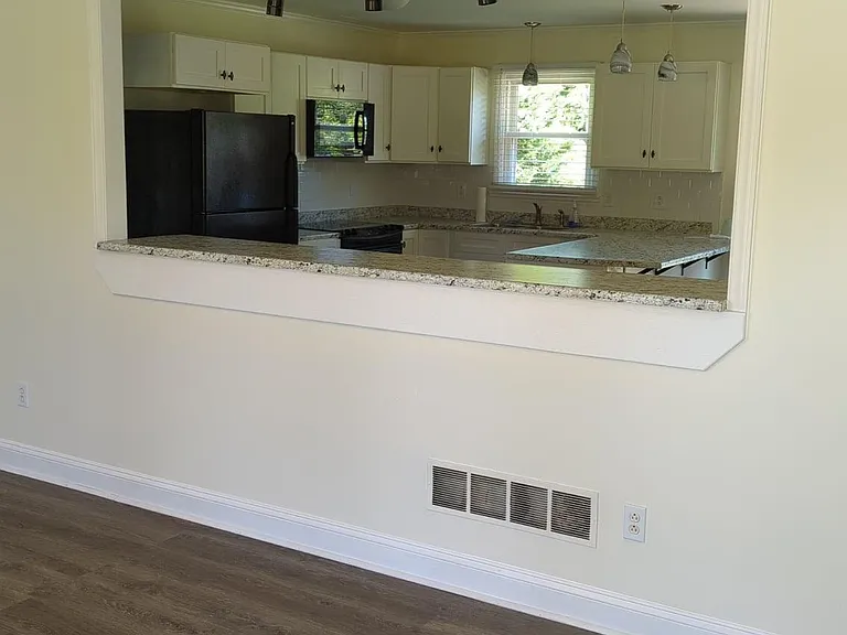 108 Albain Cir — Photo 2