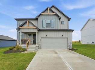 408 Woodview Dr, Raymore, MO 64083