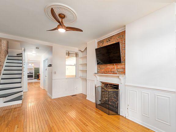3rd image of 306 S Washington St
