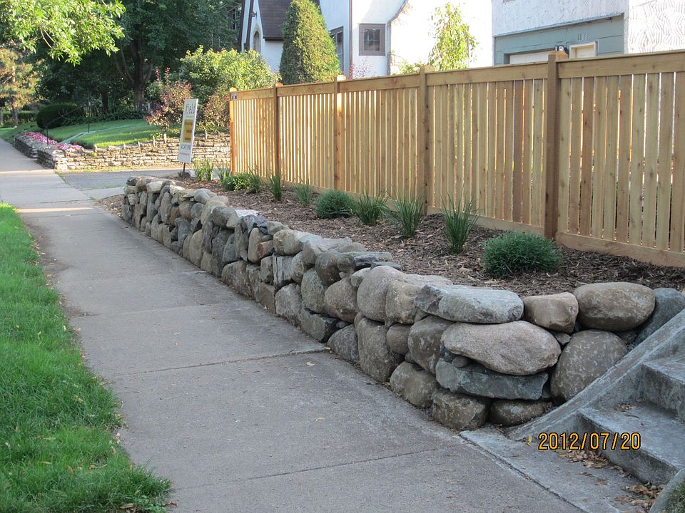 boulder retaining wall