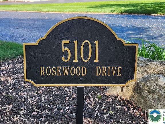 3rd image of 5101 Rosewood Dr