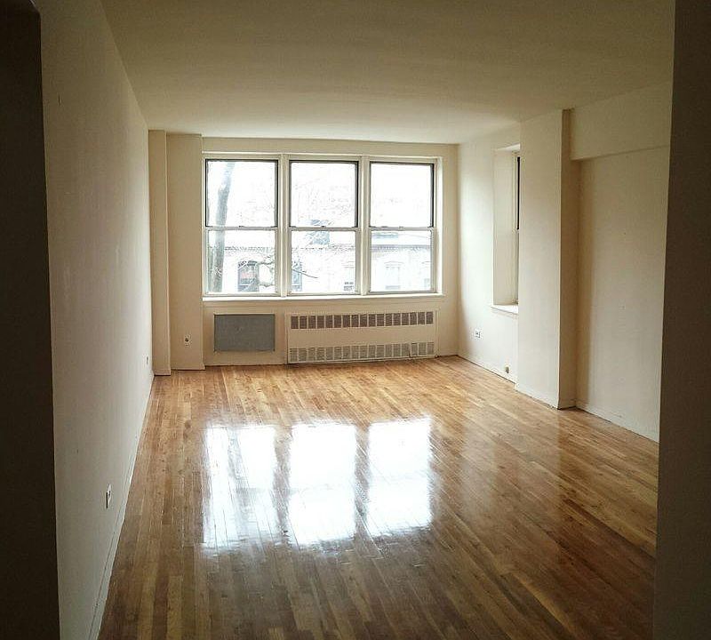 2nd image of 222 E 8th St APT 6L