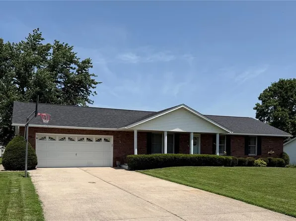 1217 W County Rd, Jerseyville, IL 62052