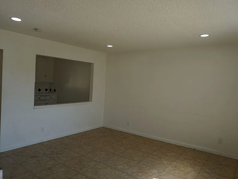 530 Oregon St — Photo 3