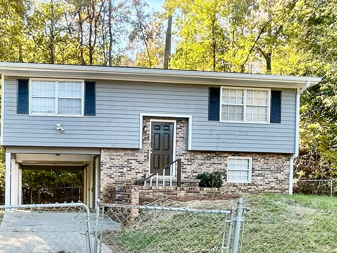 4 bed, 962 sqft, $2,400 — Photo 1