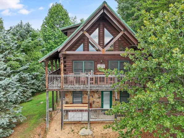 2622 Raccoon Hollow Way, Sevierville, TN 37862