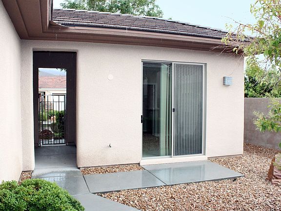 Casita & Gated Courtyard Entrance