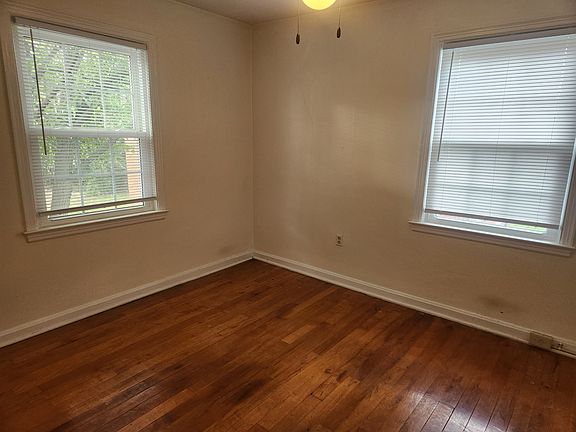 5th image of 1354 W Thornwood Pl #C
