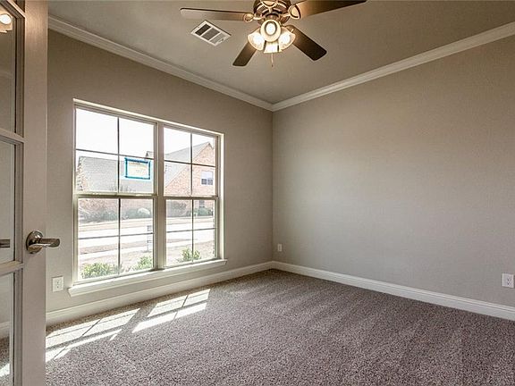 4th image of 1710 Prestwick Ln