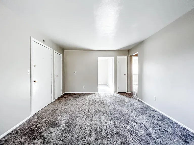 1899 Oles Ave #4 — Photo 2