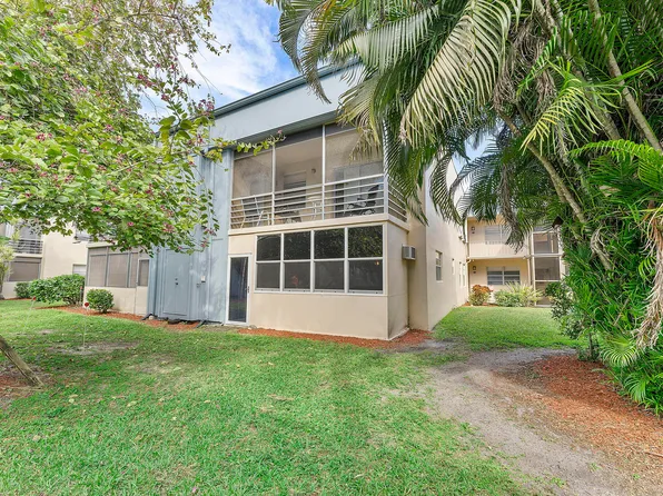 877 Flanders S, Delray Beach, FL 33484