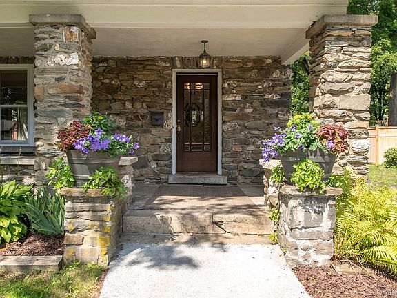 3rd image of 46 N Parsonage Street