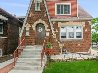 2212 Grove Ave, Berwyn, IL 60402