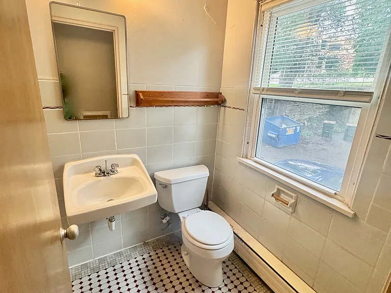 404 S 4th St #102 — Photo 13