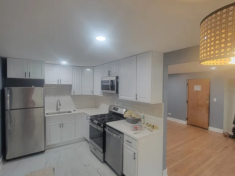 4250 W Lawrence Ave #2W — Photo 1