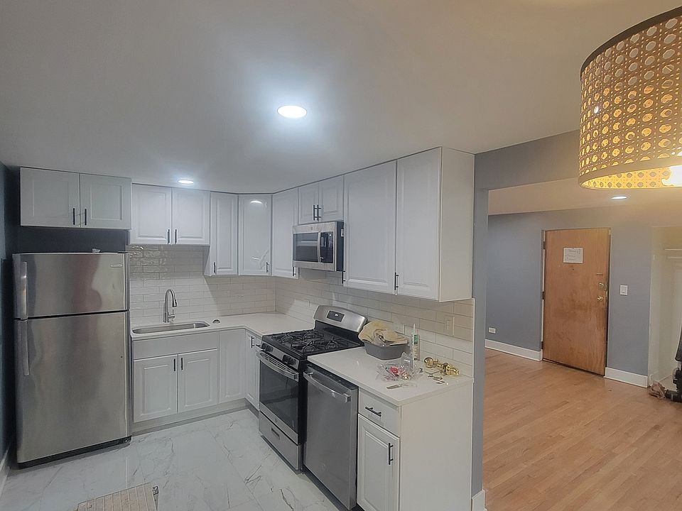 1st image of 4250 W Lawrence Ave #2W