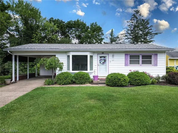 121 Sunset Ln, Marietta, OH 45750