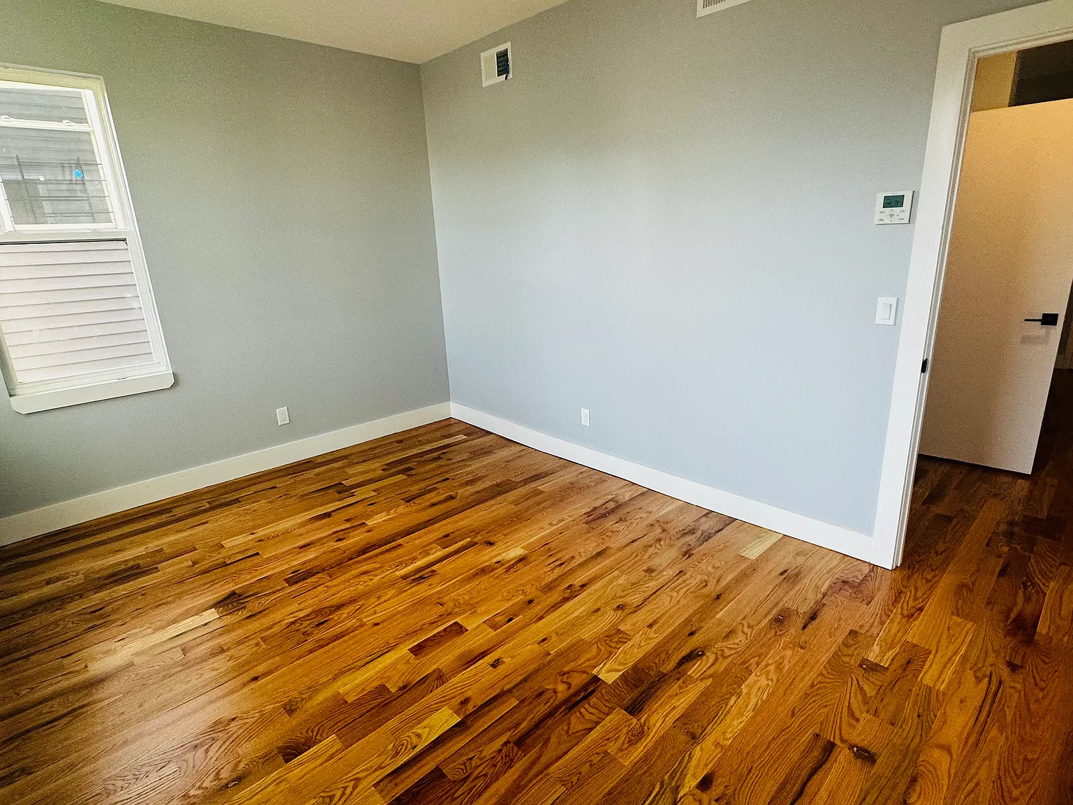 3 bed, 1000 sqft, $2,750 — Photo 3