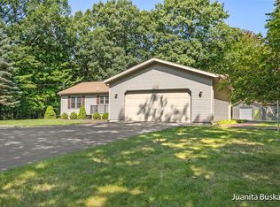6586 W Dewey Rd, Ludington, MI 49431
