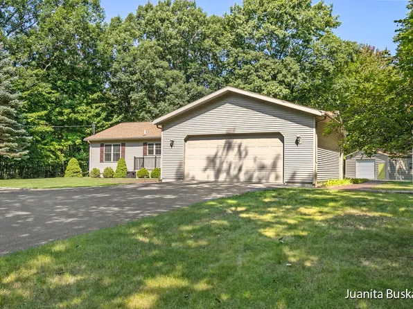 6586 W Dewey Rd, Ludington, MI 49431