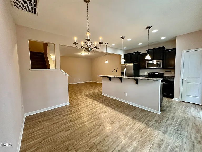 1415 Montonia St — Photo 12